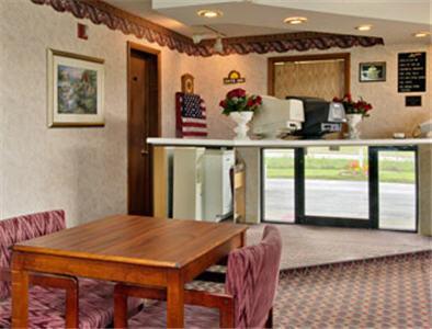 Mid Ohio Inn Bellville Интерьер фото